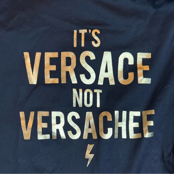 Iconic t-shirt! Its Versace not Versachee - Picture 3 of 5